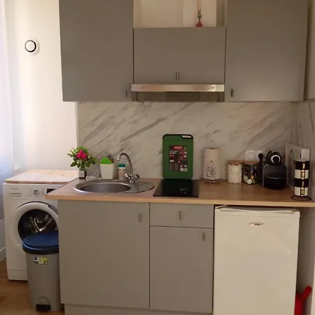 Apartment Port Et Vieux Direct From Airport By Tramway