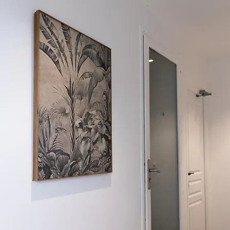 Angleterre 6 - Centre - 3 Pieces Duplex Apartment *