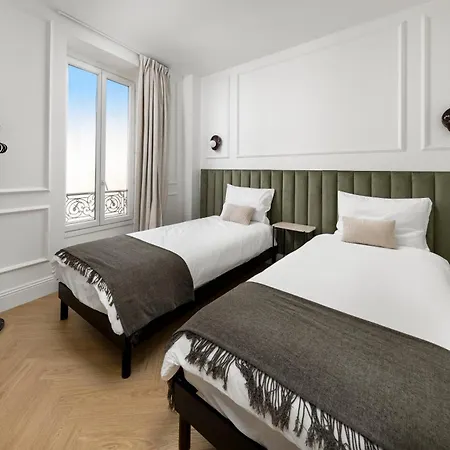 Designer Floor Sleeps 8 Peaceful Elevator Fiber Wifi, Balcony