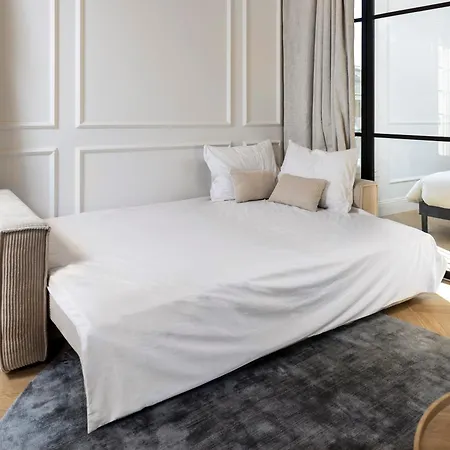 Apartment Designer Floor Sleeps 8 Peaceful Elevator Fiber Wifi, Balcony *