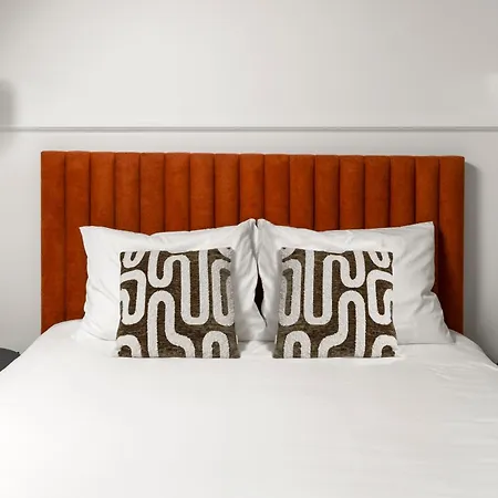 Designer Floor Sleeps 8 Peaceful Elevator Fiber Wifi, Balcony