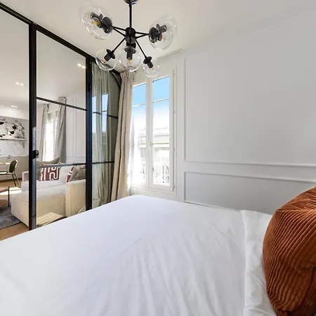 Designer Floor Sleeps 8 Peaceful Elevator Fiber Wifi, Balcony Apartment Nice