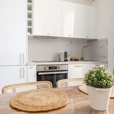 Apartment Charming Port Place Du Pin With Balcony