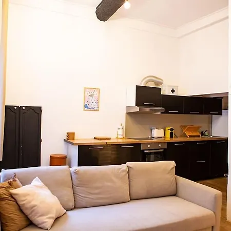 La Mezzanine *