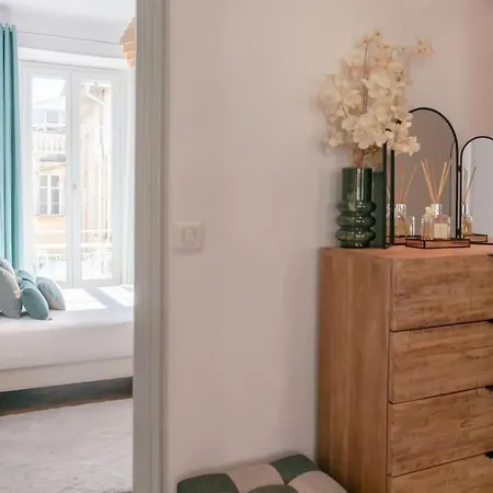 Appartement #57 Notre Dame Balcony & Ac *