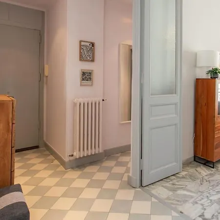 Appartement #57 Notre Dame Balcony & Ac Nice