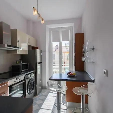 Appartement #57 Notre Dame Balcony & Ac