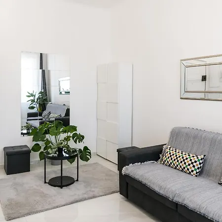 Apartment Stylish Modern Near Train Station Nice