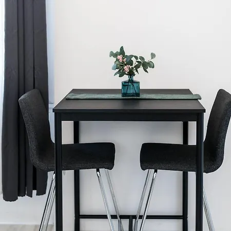 Stylish Modern Near Train Station Apartment