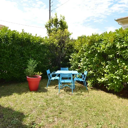 D'époque Avec Jardin Et Parking 4 Personnes Le Port De *