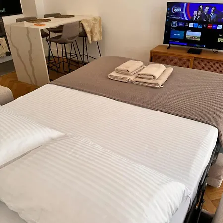 Vakantiehuis Luxury With Private Terrace In