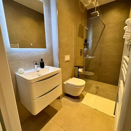 Luxury With Private Terrace In Vakantiehuis *
