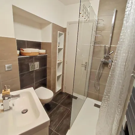 Homestay A 3 Min De La Promenade Des A Pieds 200m *