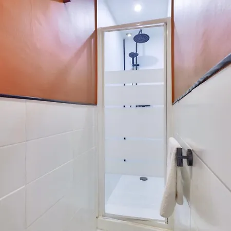 Apartment Lovely 1 Bedroom Flat In The Heart Of