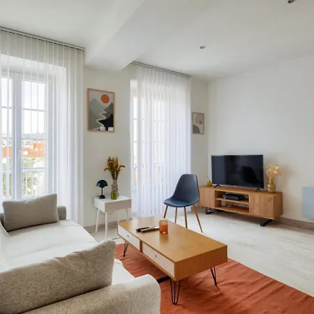 Lovely 1 Bedroom Flat In The Heart Of * Nice
