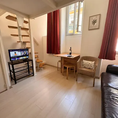 Tranquil With Mezzanine In Carre Dor Nice