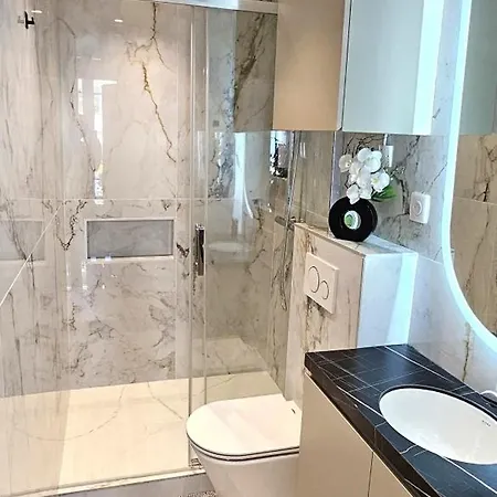 Luxe Apartment *
