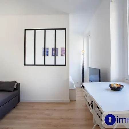 Acropolis District Apartment *