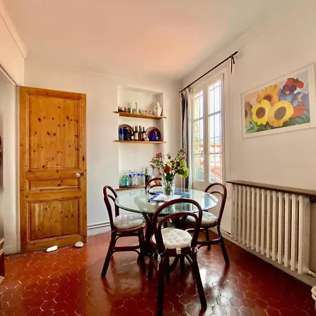 2 A Apartment Nice