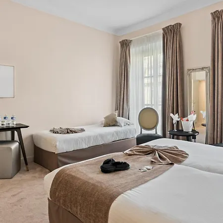 Victoria 4*