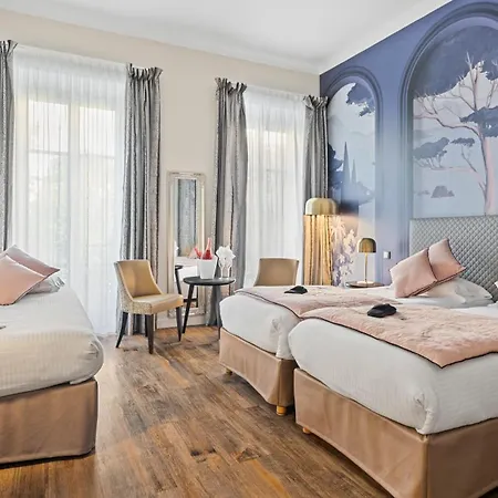 Victoria Hotell 4*