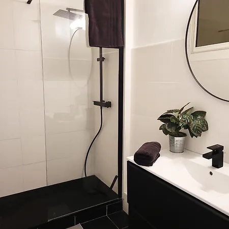 A 2 Pas De La Promenade Des Vue 7 Avenue De Fabron Apartment *