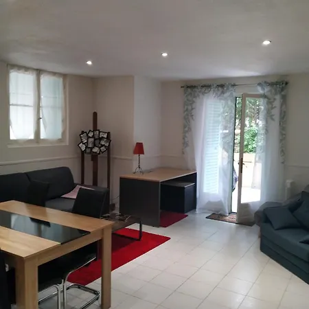 2p Terrasse Beau Parc Gambetta-fleurs * Nice
