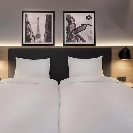 Hotel Campanile Aeroport