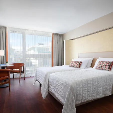 Le Meridien מלון