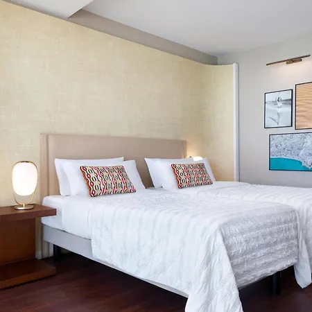 Le Meridien 4*