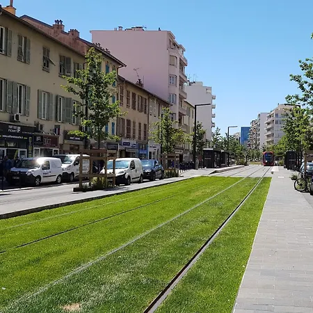 Maison Calme Avec Jardin, Proche Des Transports Nice