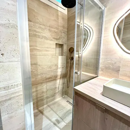 Apartment Au Port De Sublime 2 Pieces Renove A Neuf Climatise *
