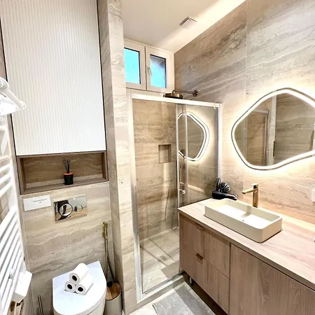 Au Port De Sublime 2 Pieces Renove A Neuf Climatise Apartment