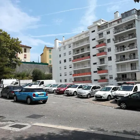 Apartment Cosy F1 Avec Grande Terrasse A 2 Pas Du Tramway