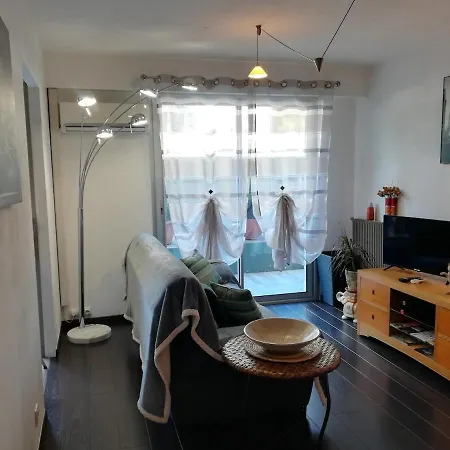 Cosy F1 Avec Grande Terrasse A 2 Pas Du Tramway Apartment Nice