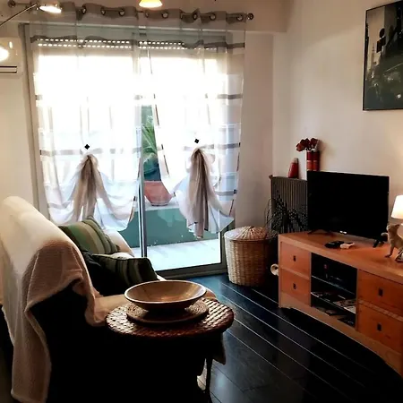 Cosy F1 Avec Grande Terrasse A 2 Pas Du Tramway Apartment *