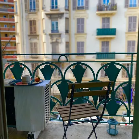 Arson Grand Art Deco Apartment *