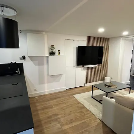 Au Port De Nice, Proche Des Plages Apartment