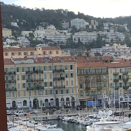 Port Quartier Antiquaire Homestay