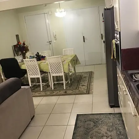 Port Quartier Antiquaire Homestay *