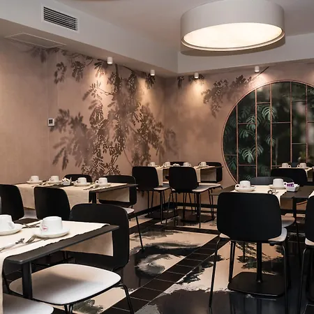 Univers Hotell 4*