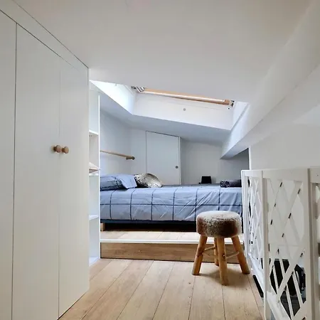 Apartment Ancienne Batisse En Plein Coeur Du Port Avec Clim