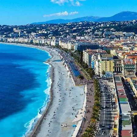 Ancienne Batisse En Plein Coeur Du Port Avec Clim Nice