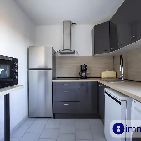 Apartment T3 Air-conditioned On One Level On The Heights Of