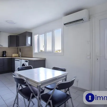 Apartment T3 Air-conditioned On One Level On The Heights Of *