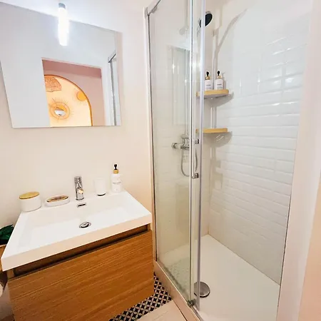 Apartment Climatise Renove -lit Queen Size