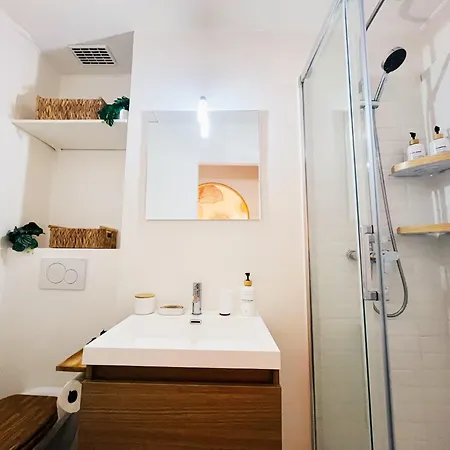 Apartment Climatise Renove -lit Queen Size