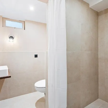 Holiday home Loft Spacieux Pour 10 Personnes Avec Terrasse Nice