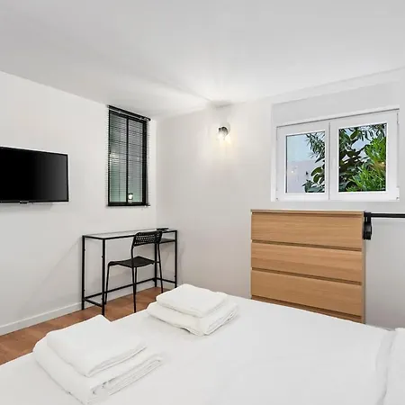 Loft Spacieux Pour 10 Personnes Avec Terrasse * Nice