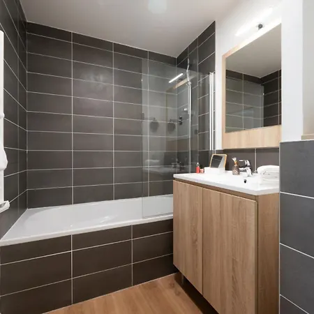 Nemea Arenas Aeroport Apart Otel 4*